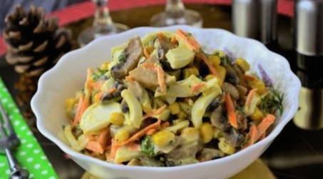 Салат с грибами жареными и огурцами: готовим в домашних условиях | Грибной сайт